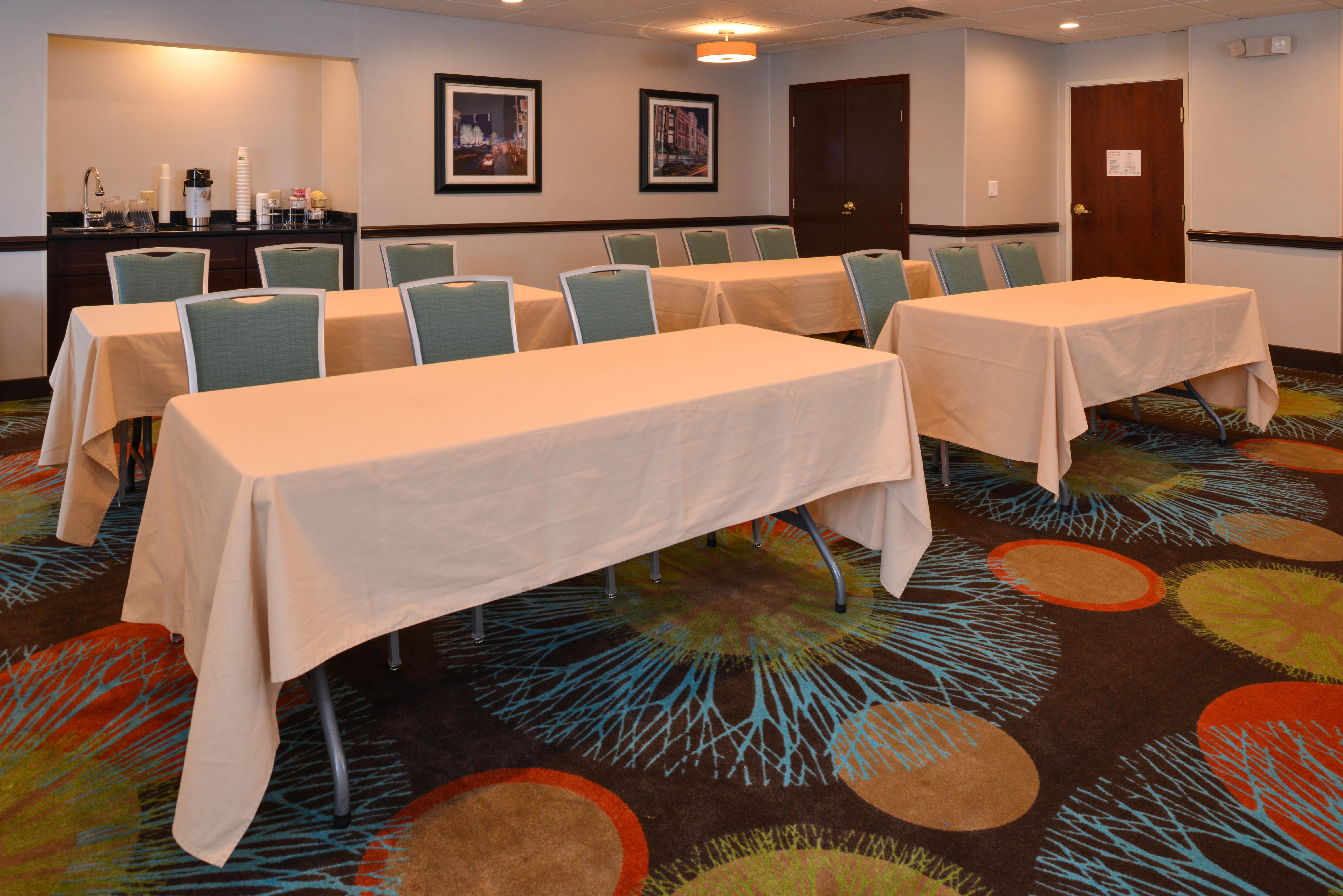 Express & Youngstown - North Lima/boardman By Ihg Hotel