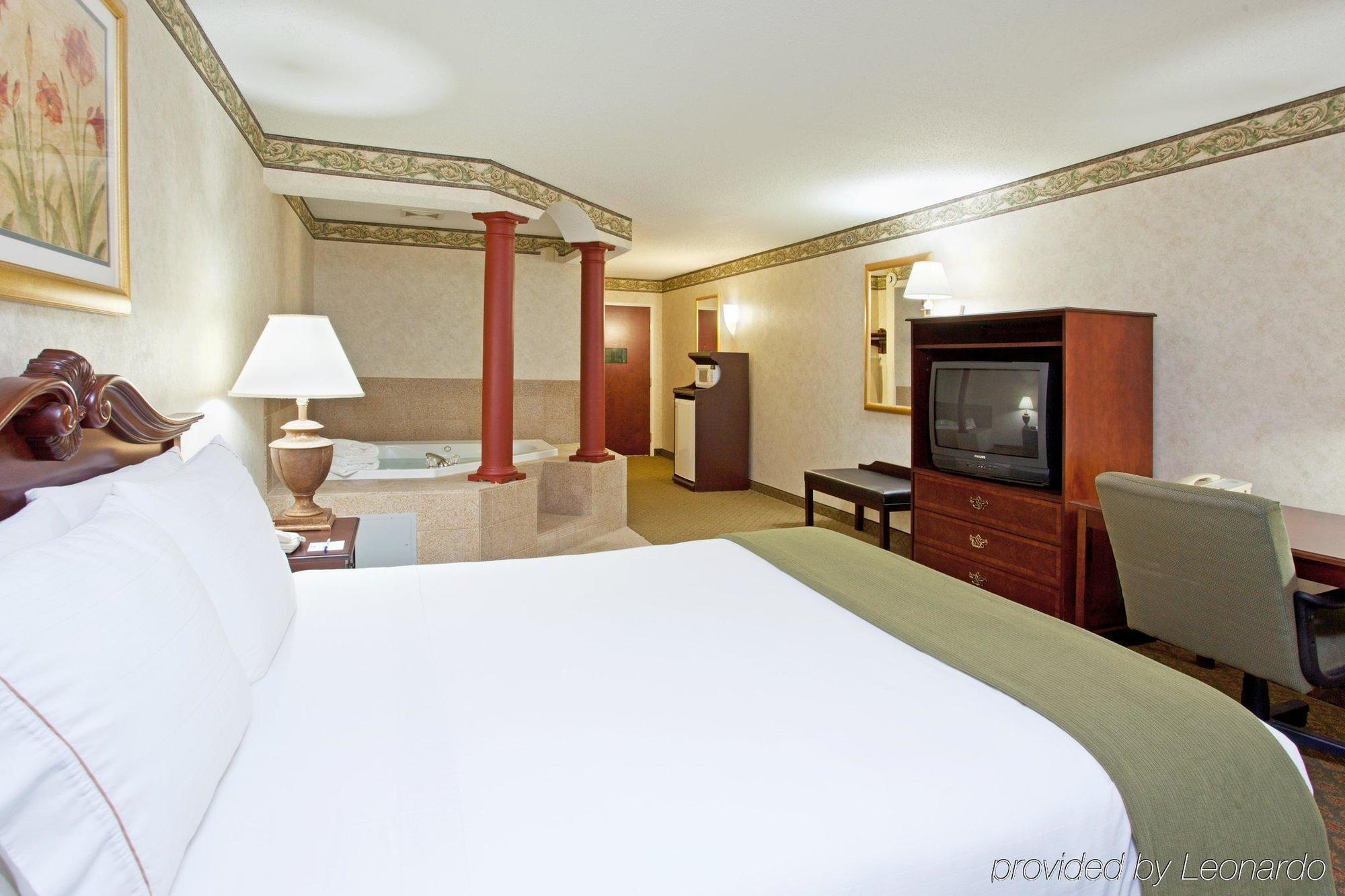 Express & Youngstown - North Lima/boardman By Ihg Hotel